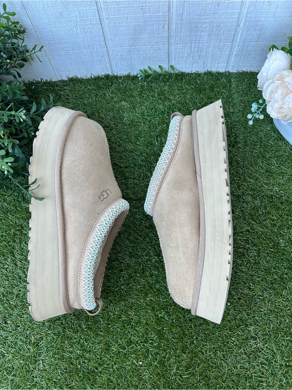 UGG Tazz women size 10
BestSeller/ gently used
Color :Sand - Picture 11 of 16